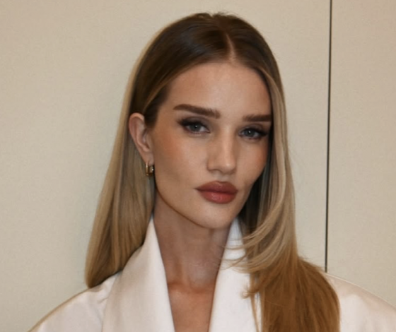 Роузи Хантингтон-Уайтли вернется на подиум Victoria’s Secret спустя 16 лет