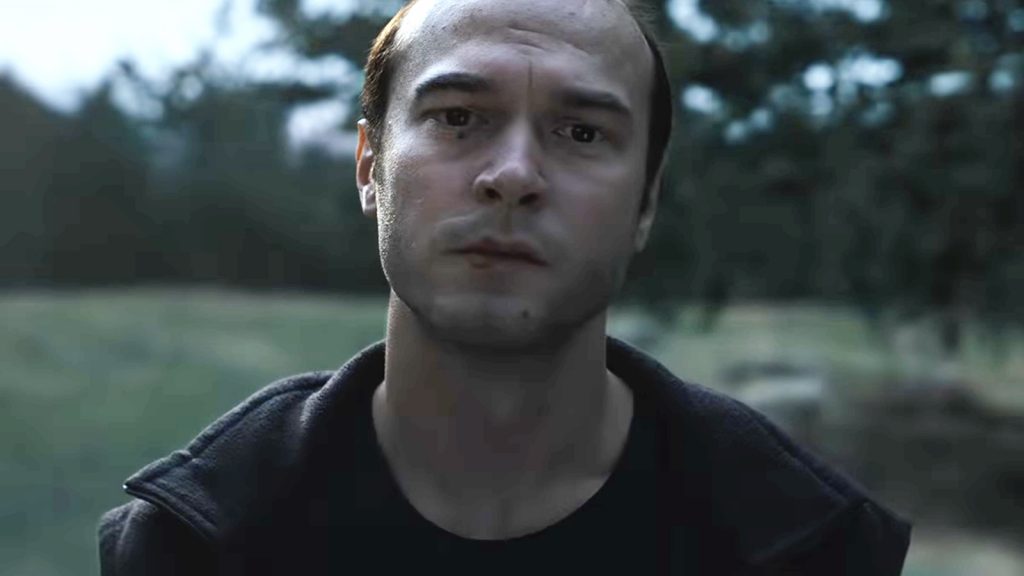 Кадр из фильма «Искусственный», 2026 (Реж. Лука Гуаданьино)